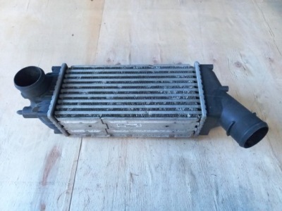 Радиатор интеркулер peugeot 307 hdi 9646694680 фото №1
