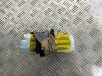 Toyota yaris ii права 73910-0d020 фото №1