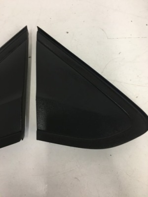 Vw up треугольник заглушка крыла правая 1s0853274b фото №1