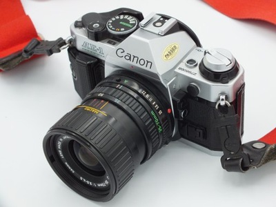 Canon AE-1 Program + Canon Zoom Lens FD 35-70 mm 1:3.5-4.5 - ładny, sprawny
