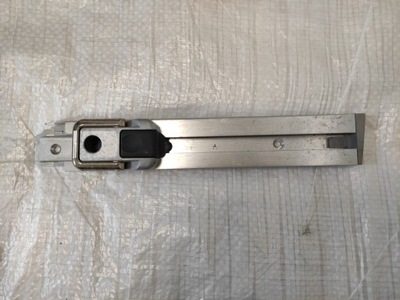 Mercedes w166 направляющая багажника a1668100127 фото №1