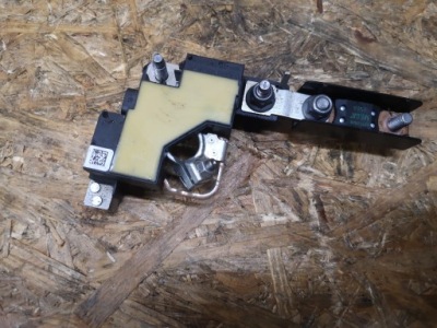 Mercedes cla w117 клема плюсова a2469069600 фото №1