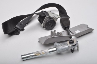 Opel corsa d ремень безопасности левое  перед передний натяжитель 13225280 фото №1