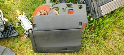 Audi a4 b9 бардачок пассажира фото №1