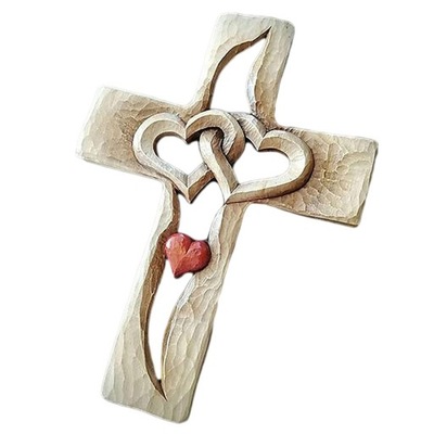 Drewniany, pusty, łączony krzyż w kształcie serca