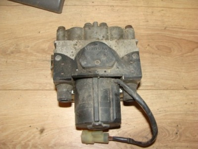 Насос abs тормозная srb10124102 2.5 td5 land rover discovery 2 ii фото №1