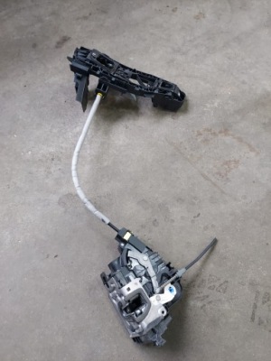 Mercedes gle w167 замок дверь правый p. a2220063999 фото №1