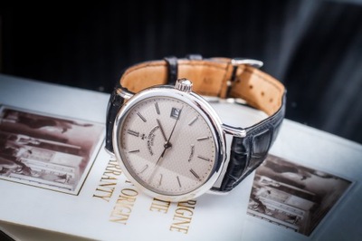 VACHERON CONSTANTIN LES ESSENTIELLES L'ANGLAISE AUTOMATIC 18K GOLD 35MM/KPL