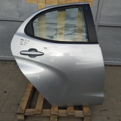 Дверь правый  задний задняя toyota yaris iv коплектная фото №1