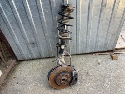 Амортизаторна стійка поворотний кулак права 543024ea3a kadjar фото №1