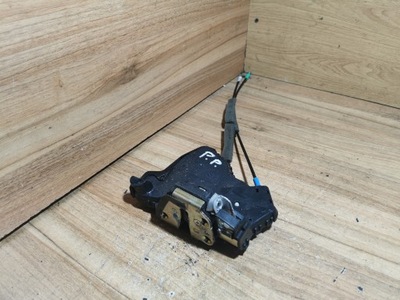 Замок правий перед corolla verso ii 2 pin фото №1