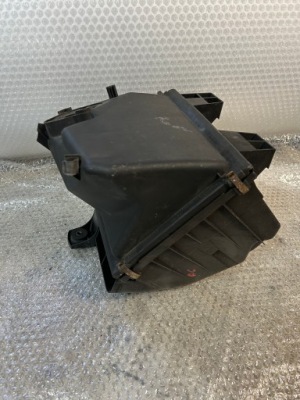 Корпус фільтра повітря audi a6 c5 2.5 tdi фото №1