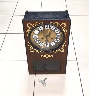 ZEGAR ŚCIENNY METRON 4-241/KLUCZ