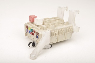 Toyota auris i коробка запобіжників 82730-02j40 фото №1