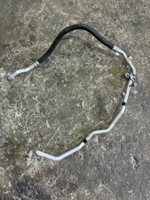 Трубка шланг wąż кондиціонера renault kadjar 924808695 фото №1