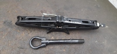 Ушко буксировочный домкрат подъемник dacia lodgy 511300003r фото №1