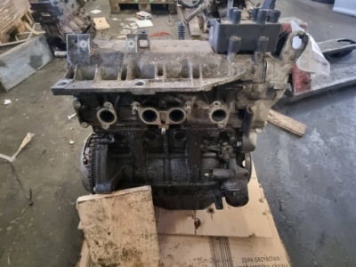 Двигатель стойку d7fd720 1.2 58 km renault clio 2 фото №1