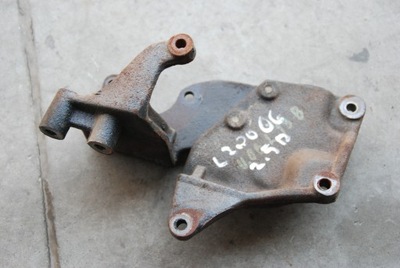 Кронштейн кронштейн генератора mitsubishi l200 2,5did фото №1