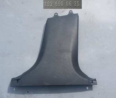 Защита стойка правая mercedes glc x253 2536900625 фото №1