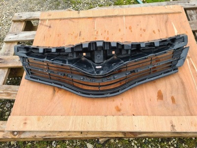 Решітка радіатора решітка радіатора toyota yaris iii 53111-0d370 фото №1