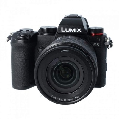 Panasonic Lumix DC-S5 + ob. R 20-60 mm f/3-5-5.6