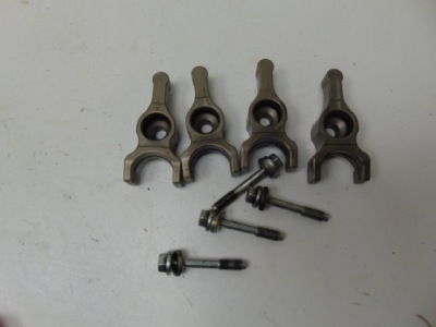 Підніжка кронштейн форсунки isuzu d-max 1 lift 3.0 td фото №1