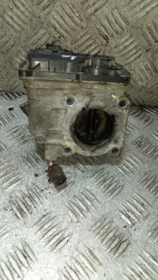 Дросельна заслінка toyota yaris 2 22030-21030 фото №1