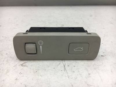Volvo xc40 кнопка открывания крышки 31481439 фото №1