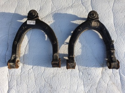 Tesla 3 рычаг передний правый левый верхний 1044326 фото №1