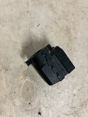 BLOKAS SPYNELĖS BMW X3 E83 6901961 