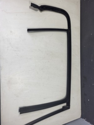 Peugeot 308 t9 hb рамка прокладка хром дверь стекло левая задняя левый задняя фото №1