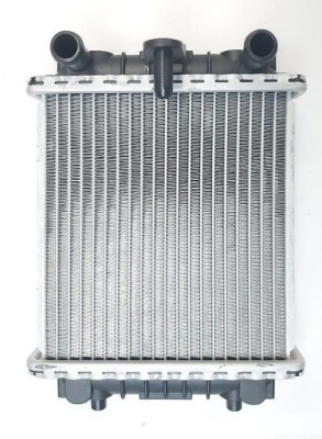 Радіатор води audi a4 b9 2015- фото №1