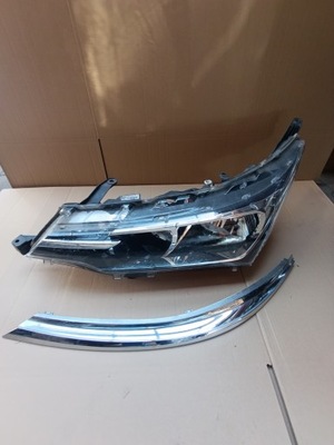 Фара лівий toyota corolla e16 2016-2018 молдинг фото №1