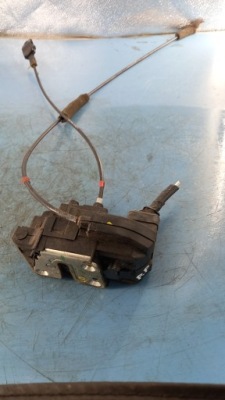 Замок правий перед nissan note 1.4b 06r 3pin фото №1