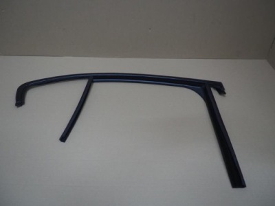 Прокладка рамка стекло дверь правый задний  alfa romeo giulia 50543216 фото №1