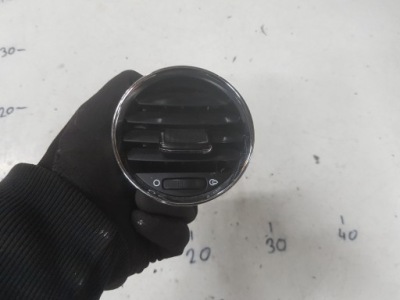 Peugeot 3008 i 09r- решётка обдув левая фото №1