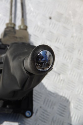 Домкрат ручка чехол переключения передач renault clio iv 1.5 dci 5-biegów фото №1