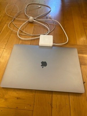 MacBook Pro 16" Intel Core i7 32 GB / 512 GB szary