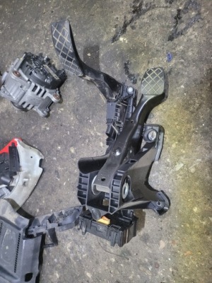 Skoda octavia iii lift педаль тормоза 5q1721058dl фото №1