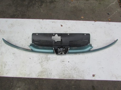 Решітка радіатора ze znaczkiem peugeot 206 фото №1