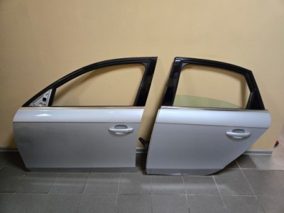 Audi a4 b8 sedan двері лівий задня lx7w фото №1