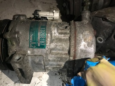 Opel компресор кондиціонера 13208187 фото №1