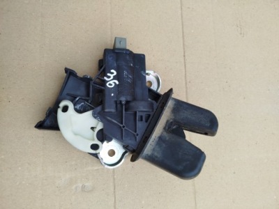 Audi a4 b7 sedan замок кришки багажника фото №1