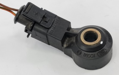 Датчик детонационный porsche boxster 986 0261231120 фото №1