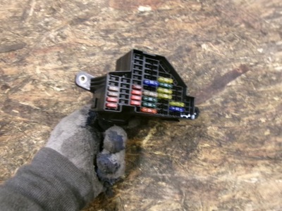 Vw scirocco коробка предохранителей 1.4 tsi фото №1