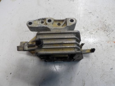 Кронштейн кронштейн двигуна mini f56 8743621 фото №1