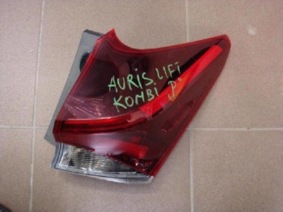 Toyota auris 2 ii e18 lift лампа задняя правая kombi n 2015- фото №1