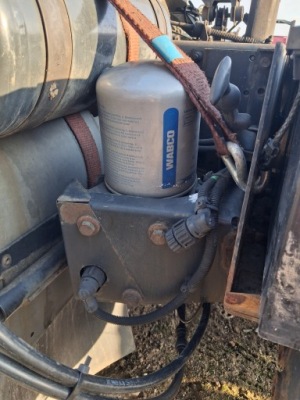 Клапан осушитель воздуха apm el 1500 volvo fl fm fe фото №1