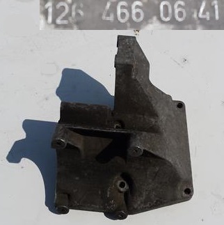 Кронштейн компрессора кондиционер mercedes w124 w126 1264660641 фото №1