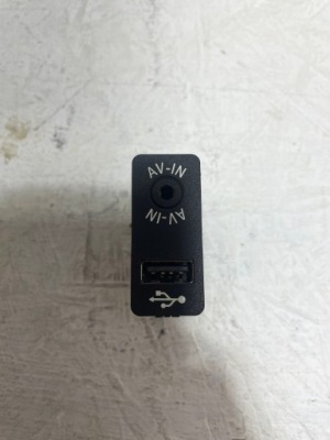 МІНІ R55 R56 R60 R61 ГНІЗДО USB AV IN 9229242 